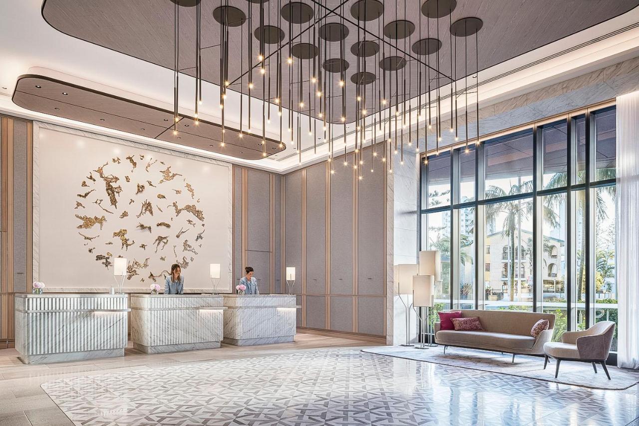The Langham, Gold Coast And Jewel Residences ภายนอก รูปภาพ The lobby of the hotel