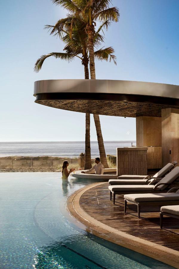 The Langham, Gold Coast And Jewel Residences ภายนอก รูปภาพ The pool at the Cape
